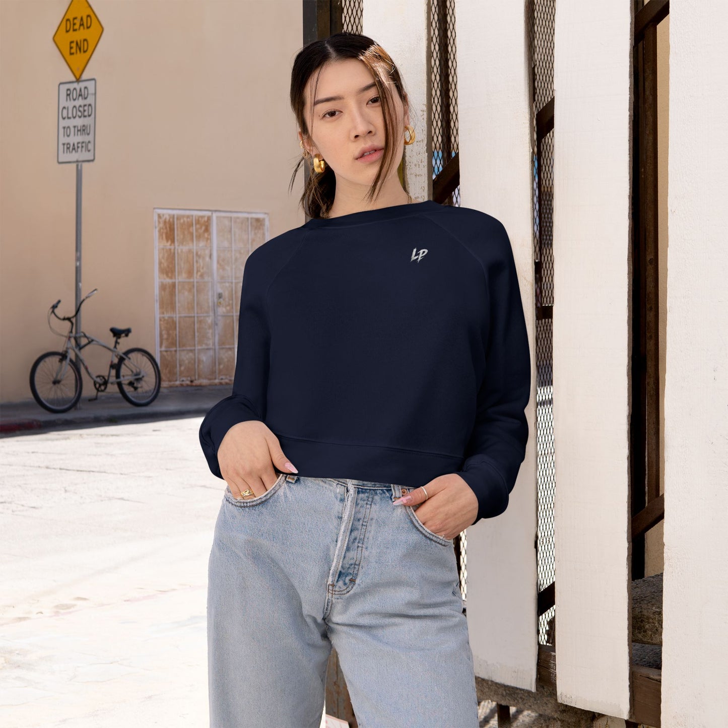 Lion Pulse Women’s Cropped Fleece Pullover