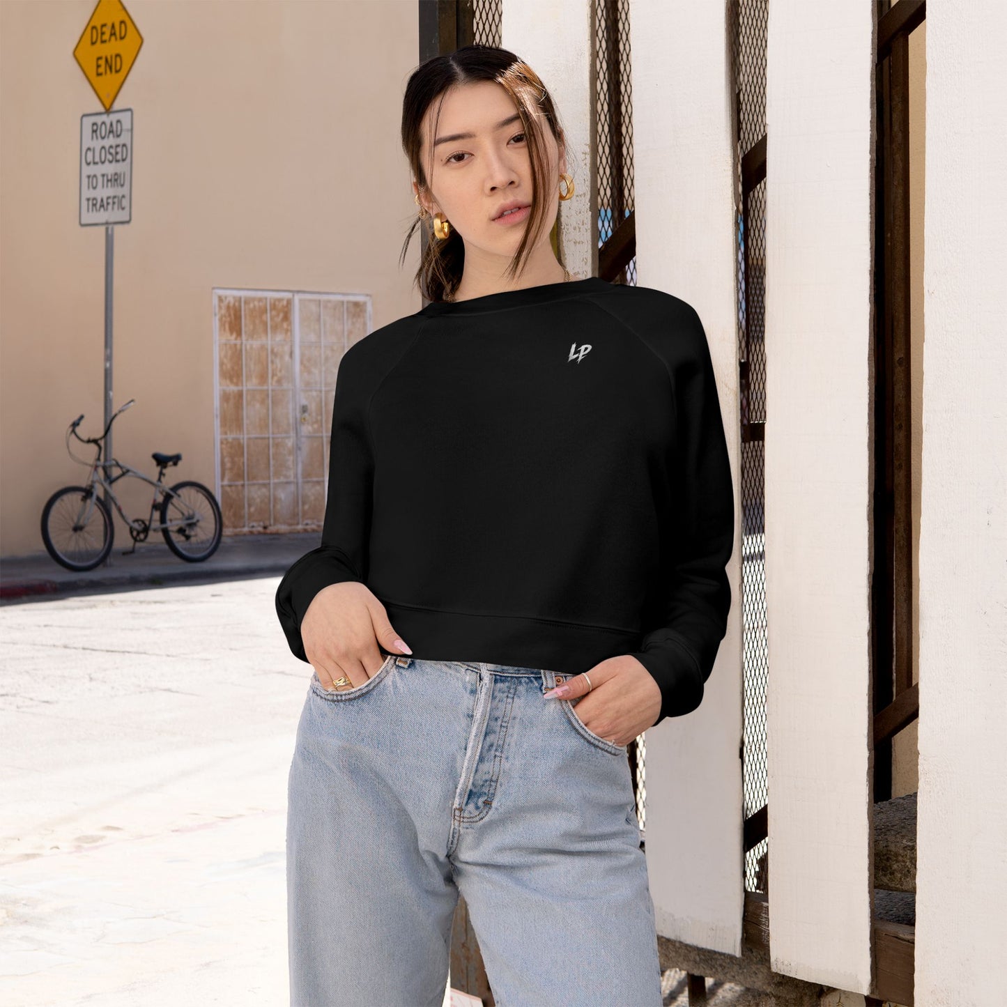 Lion Pulse Women’s Cropped Fleece Pullover